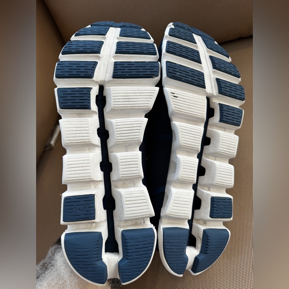 On Cloud Navy White Running Shoes Women’s US W10 EU 42 Swiss Engineering - Picture 7 of 14